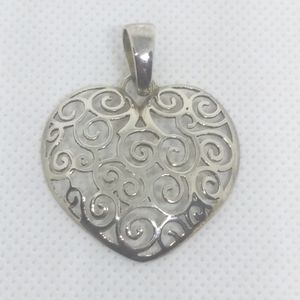 ⭕HP⭕ 925 MILOR Italy Sterling Large open scroll Heart Pendant
